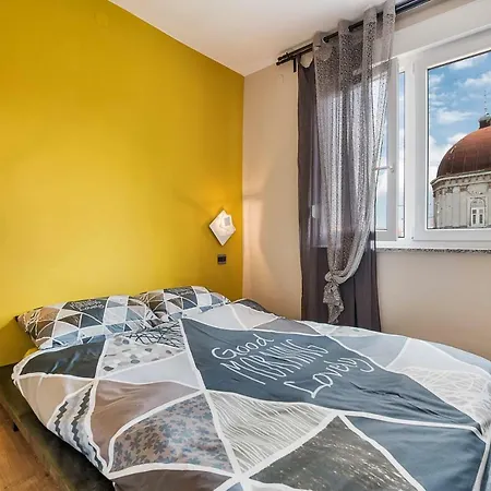 Oz - Centre Of - Free Parking Apartment