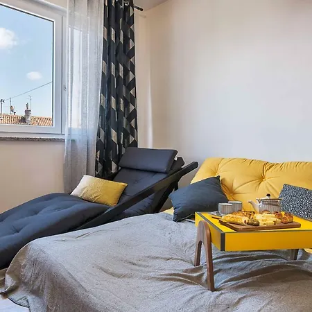 Oz - Centre Of - Free Parking Apartment Pula